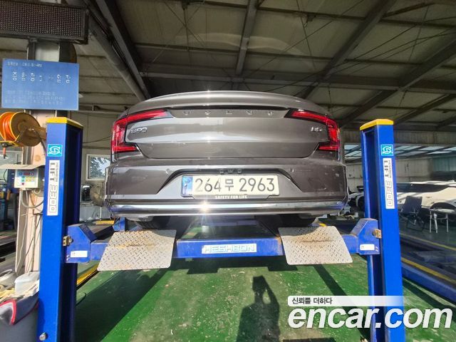 Volvo S90 B5 Ultimate Bright - фото 1
