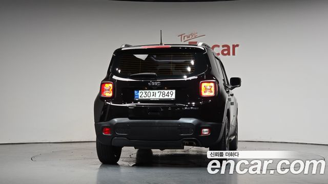 Jeep Renegade 1.3 Limited - фото 2