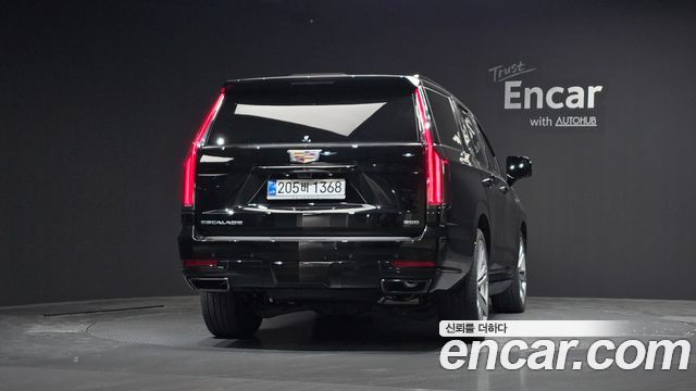 Cadillac Escalade 5-го поколения 6.2 Sports Platinum - фото 2