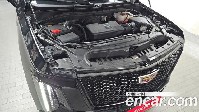 Cadillac Escalade 5-го поколения 6.2 Sports Platinum - фото 4
