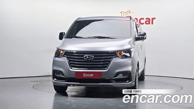 Hyundai Starex New Van 5-Seater Modern - фото 1