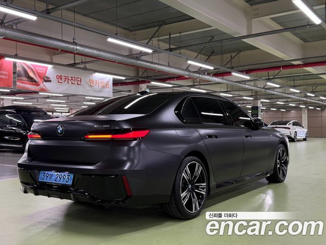 BMW i7 G70 xDrive 60 Freeze Seoul Edition - фото 3