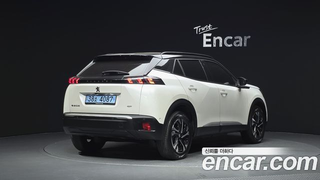 Peugeot 2008 2-го поколения EV GT - фото 1