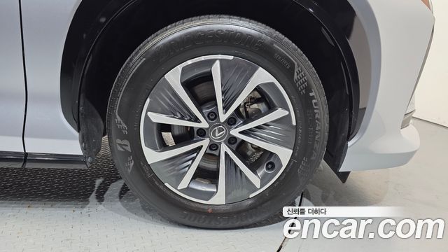 Lexus RZ Supreme - фото 4