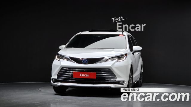 Toyota Sienna 4-го поколения 2.5 Hybrid 2WD - фото 2