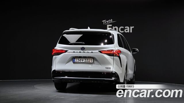Toyota Sienna 4-го поколения 2.5 Hybrid 2WD - фото 3