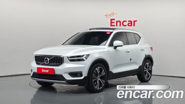 Volvo XC40 B4 Inscription - фото 0