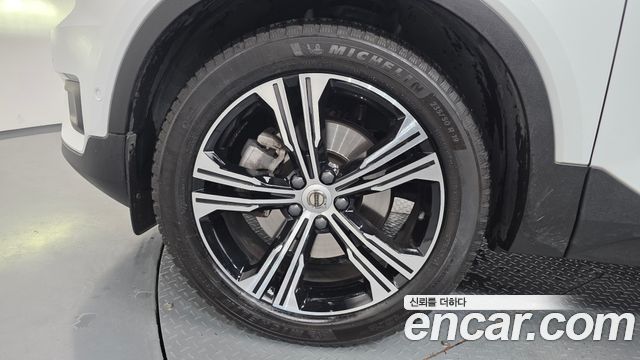 Volvo XC40 B4 Inscription - фото 4