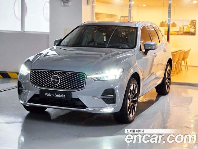 Volvo XC60 2-го поколения B5 Ultra Bright - фото 0