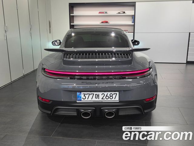 Porsche 911 Carrera 4 GTS - фото 3