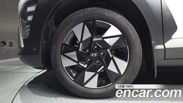 Hyundai Kona SX2, гибрид Inspiration - фото 4