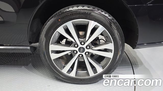 Ford Expedition Platinum 4WD 7Seater - фото 4