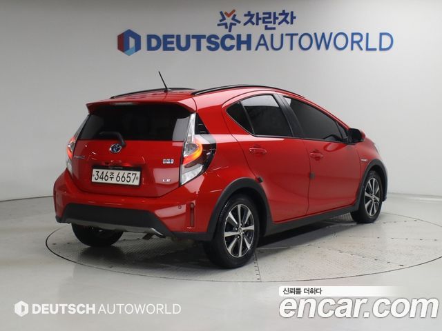 Toyota Prius 1.5 Crossover - фото 1
