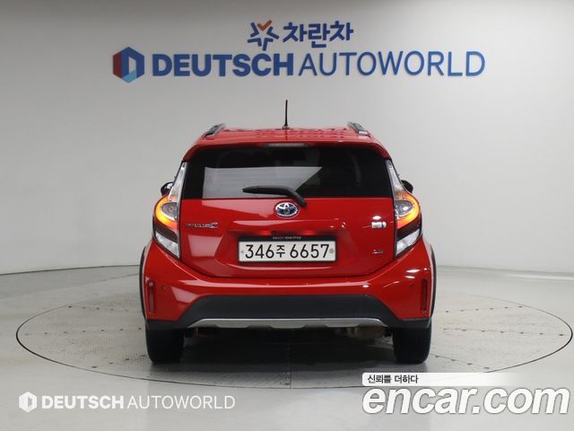 Toyota Prius 1.5 Crossover - фото 3
