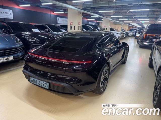 Porsche Taycan Base - фото 1