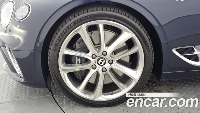 Bentley Continental GT 4.0 GT - фото 4