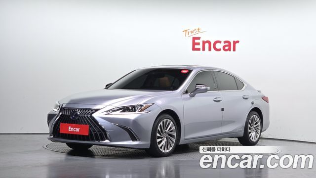 Lexus ES 300h 7-го поколения Luxury Plus - фото 0