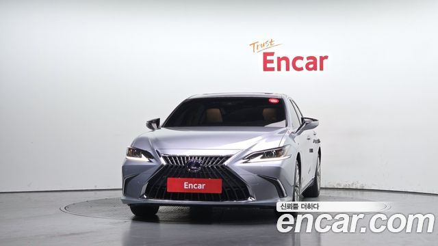 Lexus ES 300h 7-го поколения Luxury Plus - фото 2