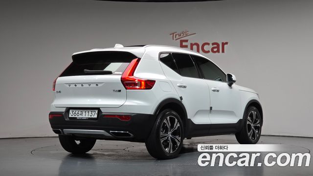 Volvo XC40 T4 Inscription - фото 0