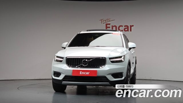 Volvo XC40 T4 Inscription - фото 1