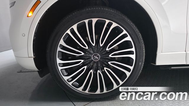 Lincoln Aviator 2-го поколения 3.0 Black Label AWD - фото 4