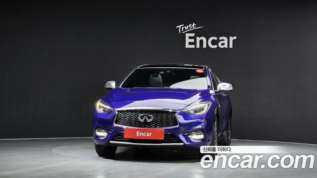 Infiniti Q30 2.0 Essential - фото 2