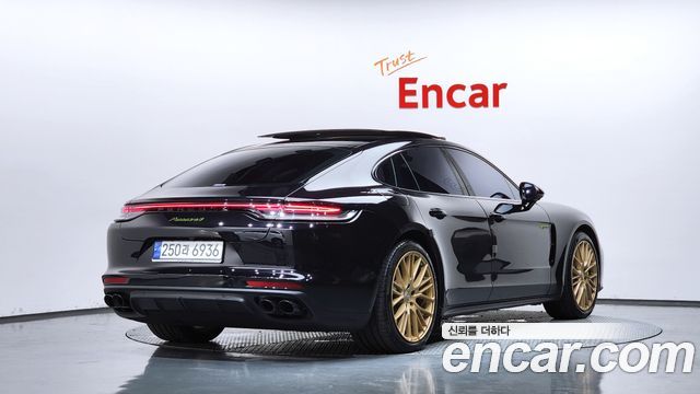 Porsche Panamera 2.9 AWD E-Hybrid Platinum Edition - фото 1