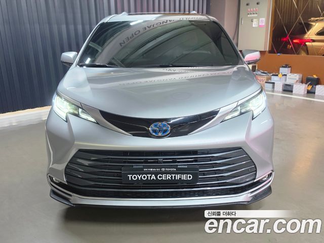 Toyota Sienna 4-го поколения 2.5 Hybrid AWD - фото 2