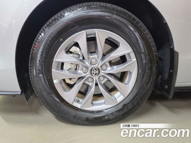 Toyota Sienna 4-го поколения 2.5 Hybrid AWD - фото 4