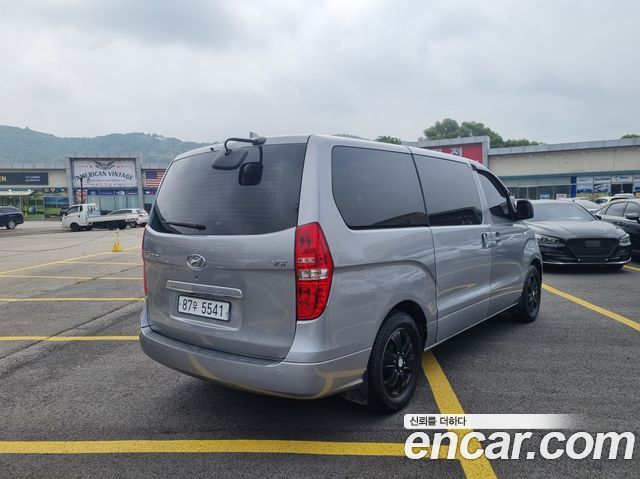 Hyundai Starex New Van 3-Seater Style - фото 1