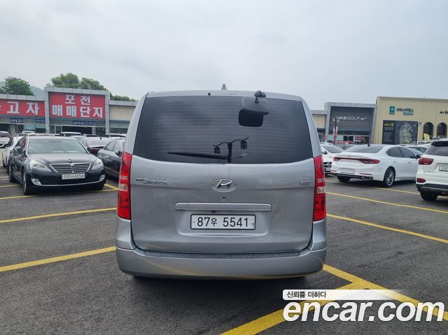 Hyundai Starex New Van 3-Seater Style - фото 3