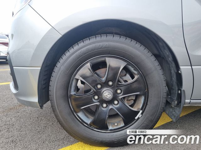 Hyundai Starex New Van 3-Seater Style - фото 4