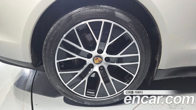 Porsche Taycan Base - фото 4