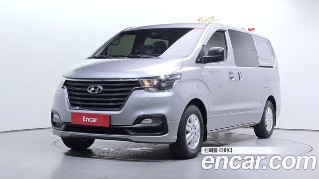 Hyundai Starex New Van 5-Seater Smart - фото 0