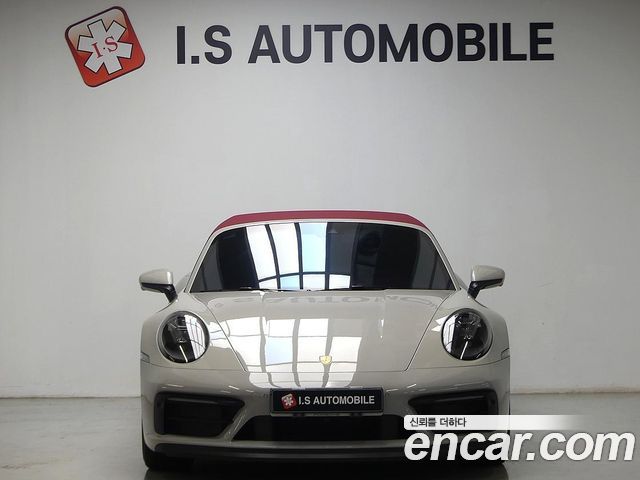 Porsche 911 Carrera 4 GTS Cabriolet - фото 0