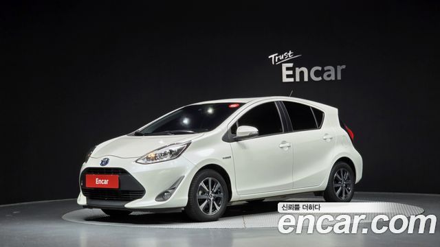 Toyota Prius 1.5 - фото 0
