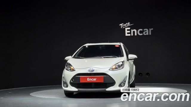 Toyota Prius 1.5 - фото 2