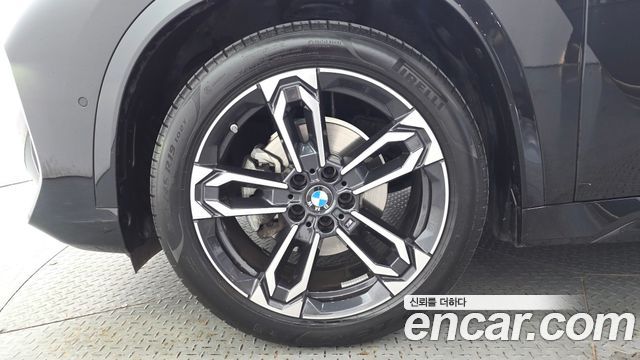 BMW X1 U11 xDrive 20i M Sport - фото 4
