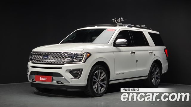 Ford Expedition Platinum 4WD 7Seater - фото 0