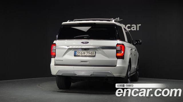 Ford Expedition Platinum 4WD 7Seater - фото 3
