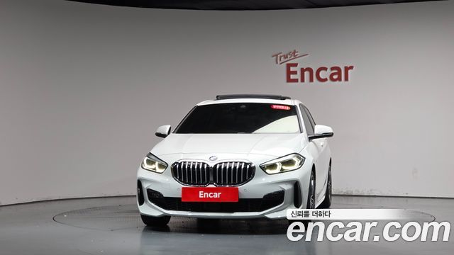 BMW 1 Series F40 120i M Sports - фото 1