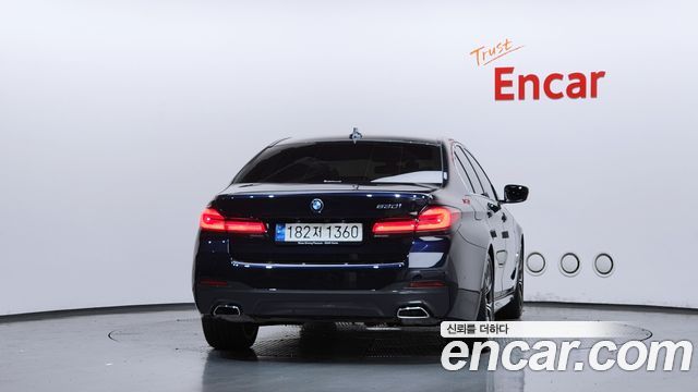 BMW 5 Series G30 530i M Sport Package - фото 3