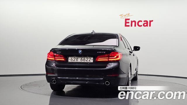 BMW 5 Series G30 520d xDrive Luxury Plus - фото 2