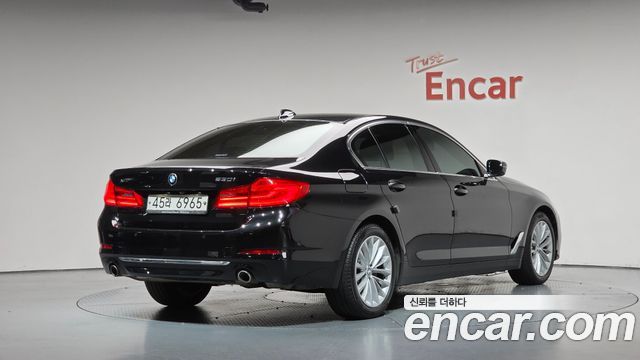 BMW 5 Series G30 530i xDrive Luxury Plus - фото 0