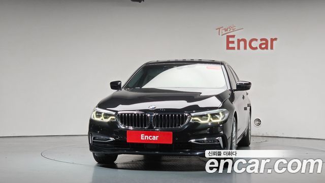 BMW 5 Series G30 530i xDrive Luxury Plus - фото 1