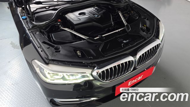 BMW 5 Series G30 530i xDrive Luxury Plus - фото 4