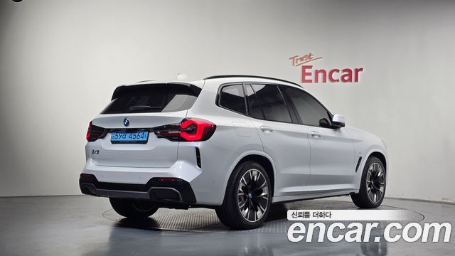 BMW iX3 M Sports - фото 0