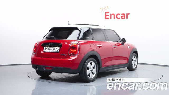 Mini Cooper D 5Door Standard 3rd - фото 1