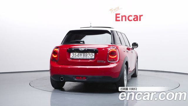 Mini Cooper D 5Door Standard 3rd - фото 3
