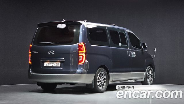 Hyundai Starex New Urban 9-Seater Exclusive - фото 1